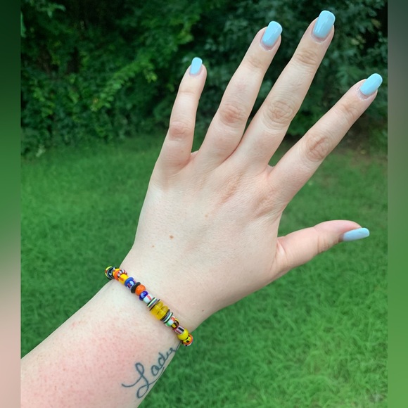 Funky Glass Beaded Bracelet - Picture 10 of 12